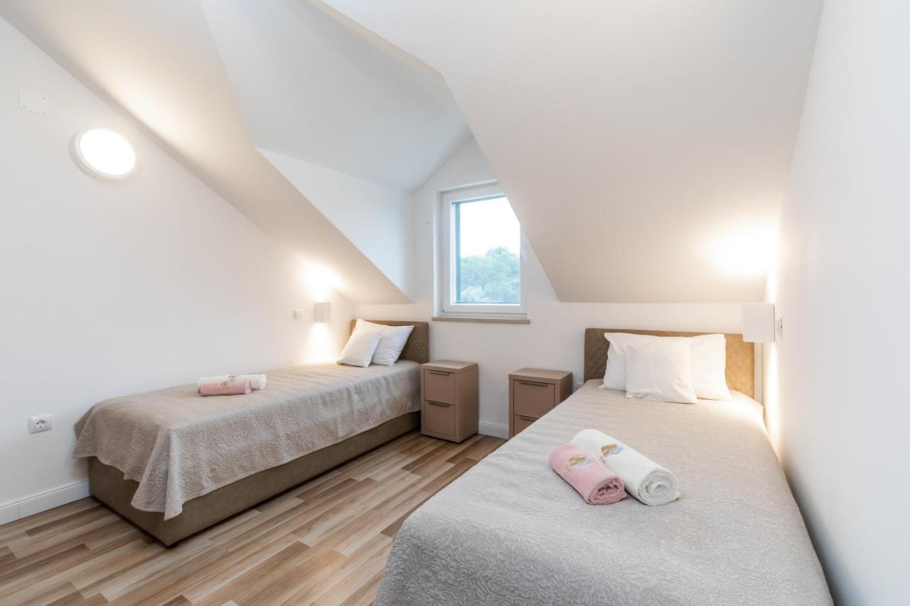 Villa Iva Mirce Extérieur photo